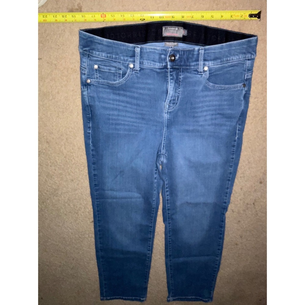 Torrid Bombshell Straight Jeans Medium Wash Premium Stretch Plus Size 18S T04-18